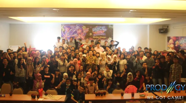 Dapatkan Invitation Lineage 2 Revolution dari Half Elf Cantik Larisa Rochefort