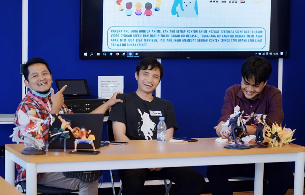 Sesi sharing di event Offline Meet Up Bstation Creator (Kiri ke Kanan: Admin Aris, WibuStres, KilmiParody) Bstation Indonesia gandeng animator